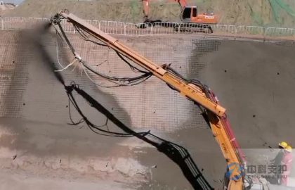 大型混凝土湿喷台车施工视频